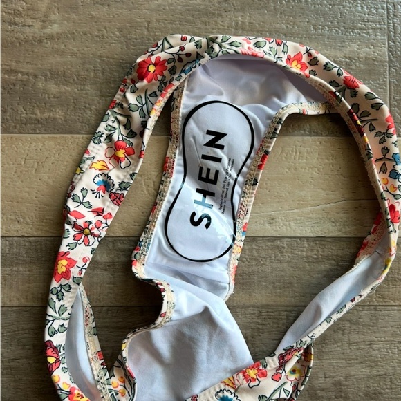 Floral colorful shein bikini bottoms - Picture 4 of 5